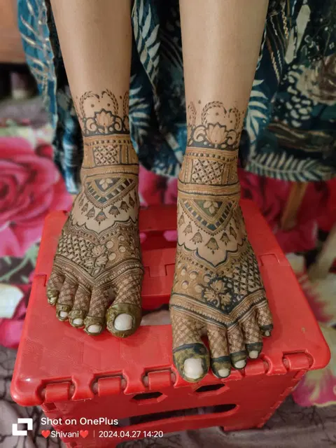 bridal indian deity foot mehndi design