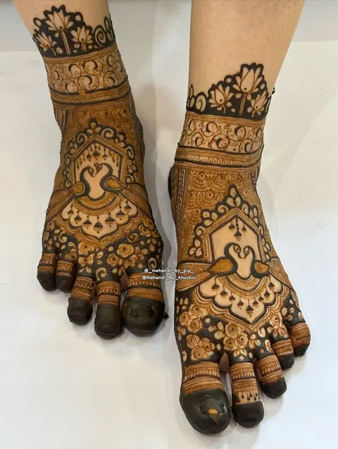 bridal indian figure foot mehndi design