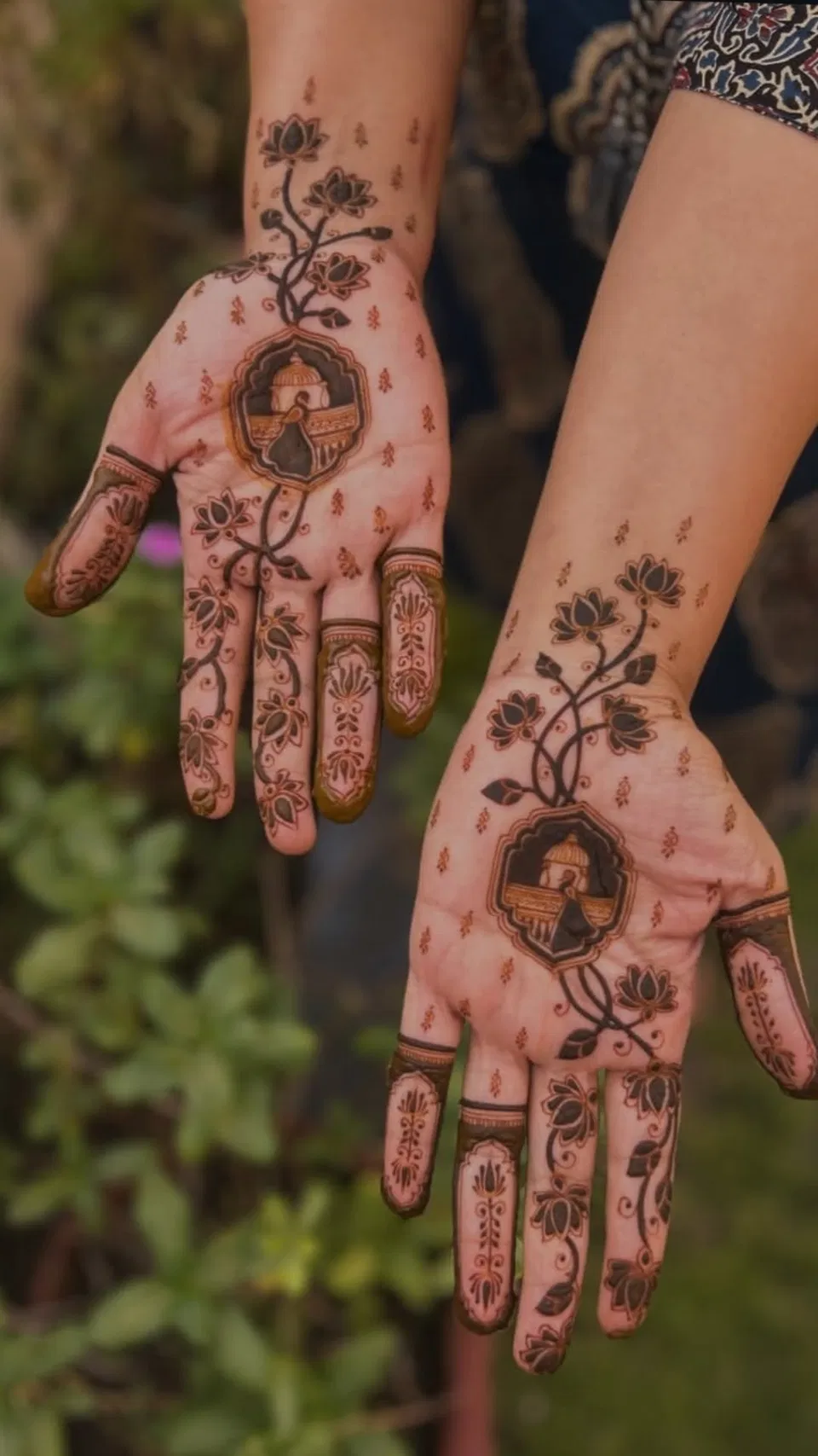Aesthetic Bridal Front Hand Mehndi Design with Figures for Teej