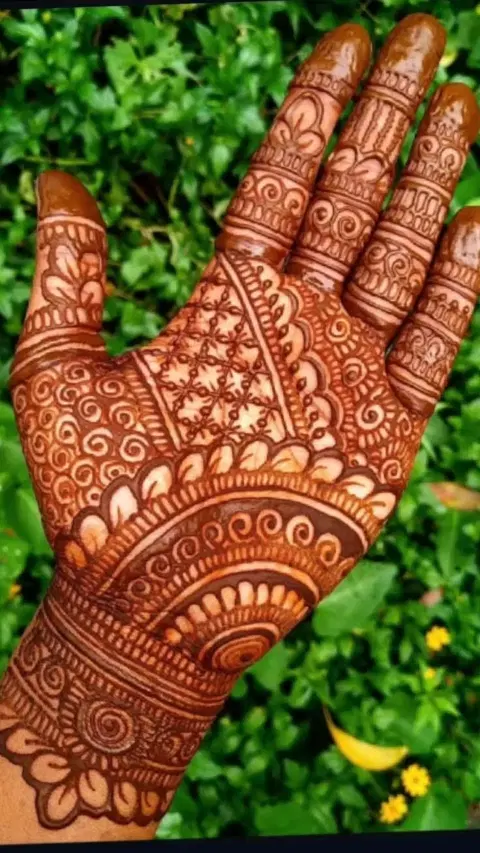 bridal front hand mehndi design