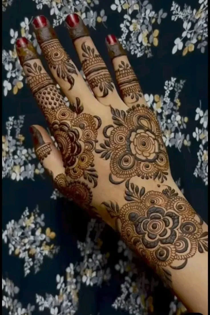 Arabic Bridal Back Hand Mehndi Design with Gol Tikki and Flowers (19)