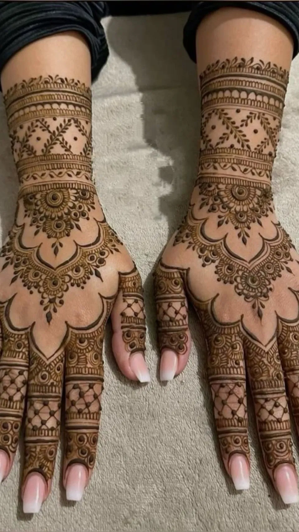 Arabic Bridal Arm Mehndi Design (3)