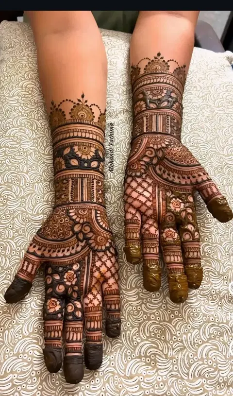 bridal indian figure front hand mehndi design