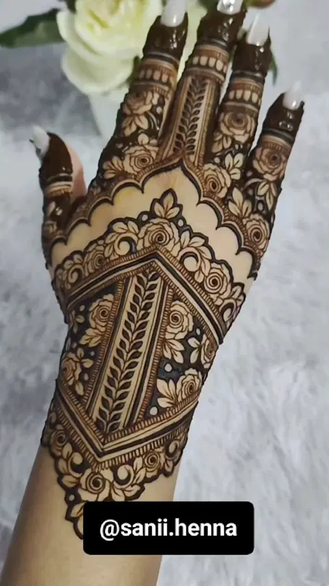 aesthetic bridal flower finger mehndi design
