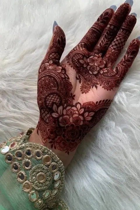 aesthetic bridal flower front hand mehndi design