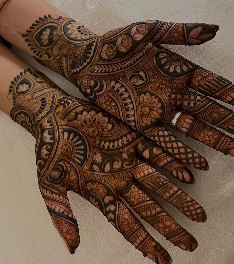 Bridal Indian Front Hand Mehndi Design (3)