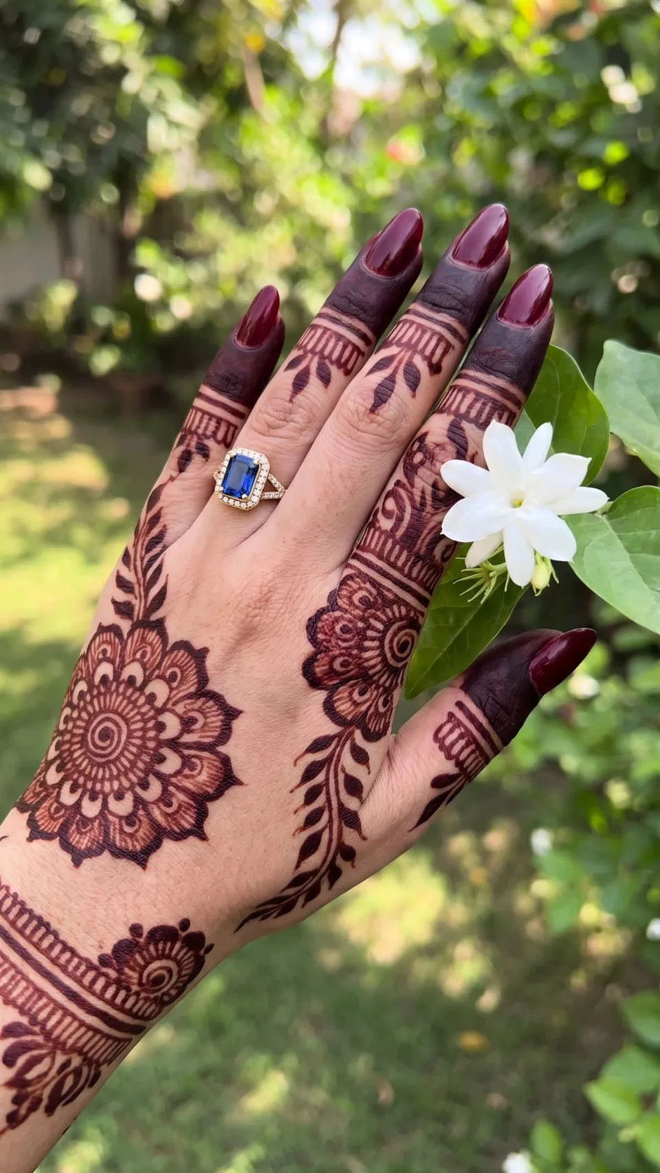Simple Mehndi Design with Flowers for Sawan