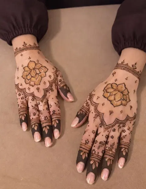 simple stylish mehndi design