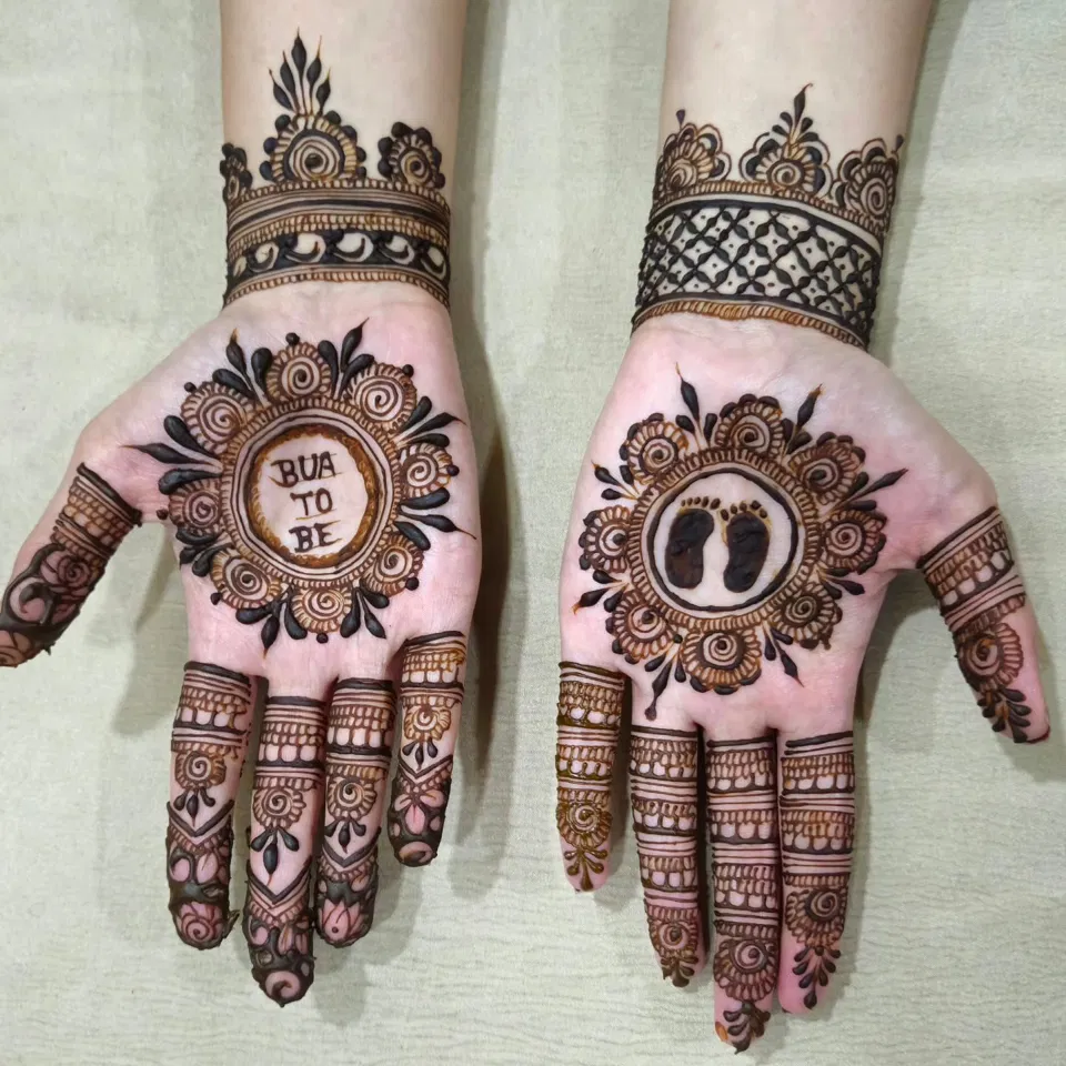Bridal Simple Foot Mehndi Design with Gol Tikki and Deity
