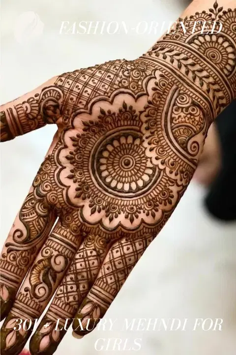 aesthetic bridal circle front hand mehndi design
