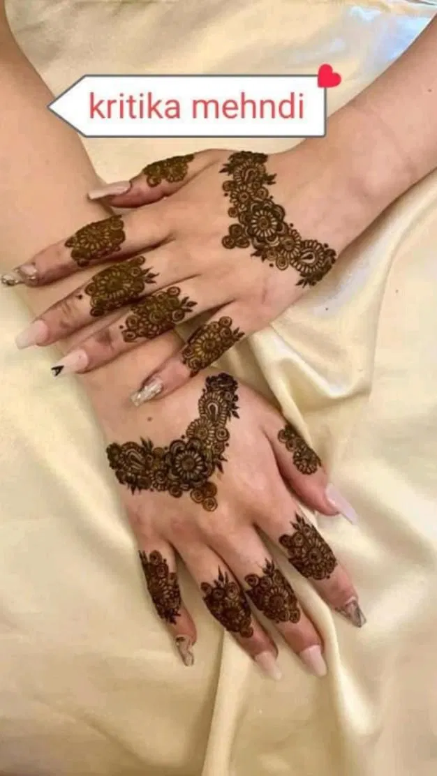 Aesthetic Minimal Finger Mehndi Design for Eid (4)