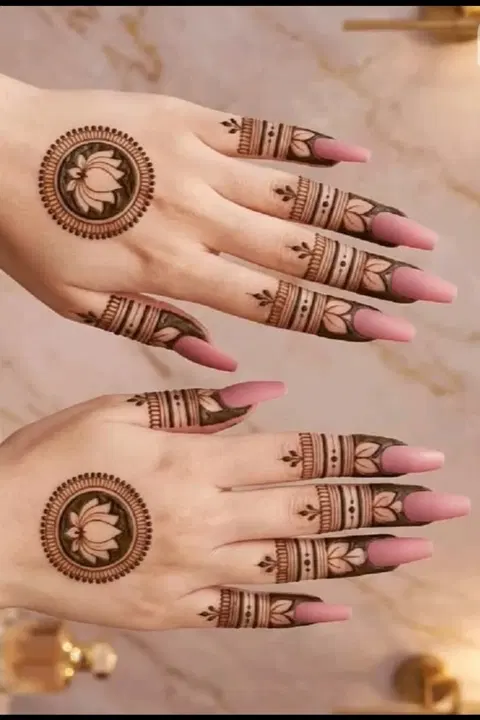 aesthetic minimal circle back hand mehndi design