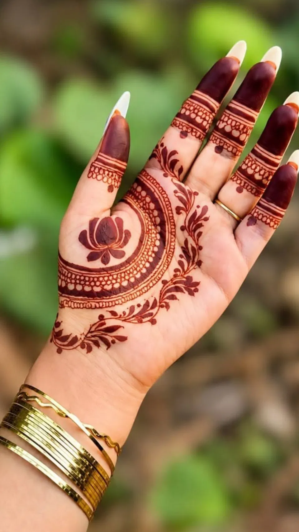 Bridal Simple Finger Mehndi Design with Lotus (2)