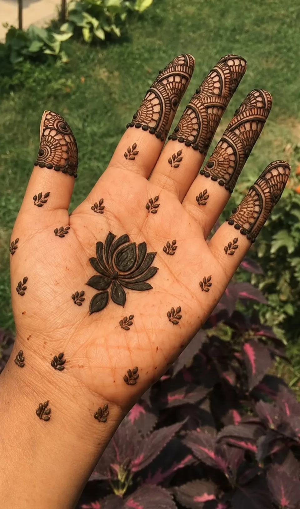 Simple Front Hand Mehndi Design with Gol Tikki and Lotus