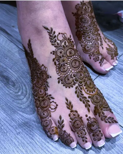 bridal simple foot mehndi design