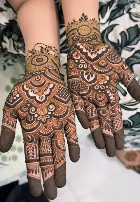 bridal pakistani front hand mehndi design
