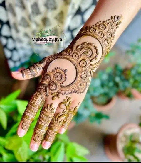 arabic simple circle back hand mehndi design