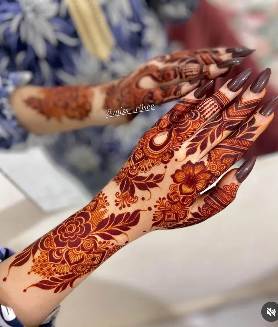 Bridal Dubai Back Hand Mehndi Design with Flowers (10)