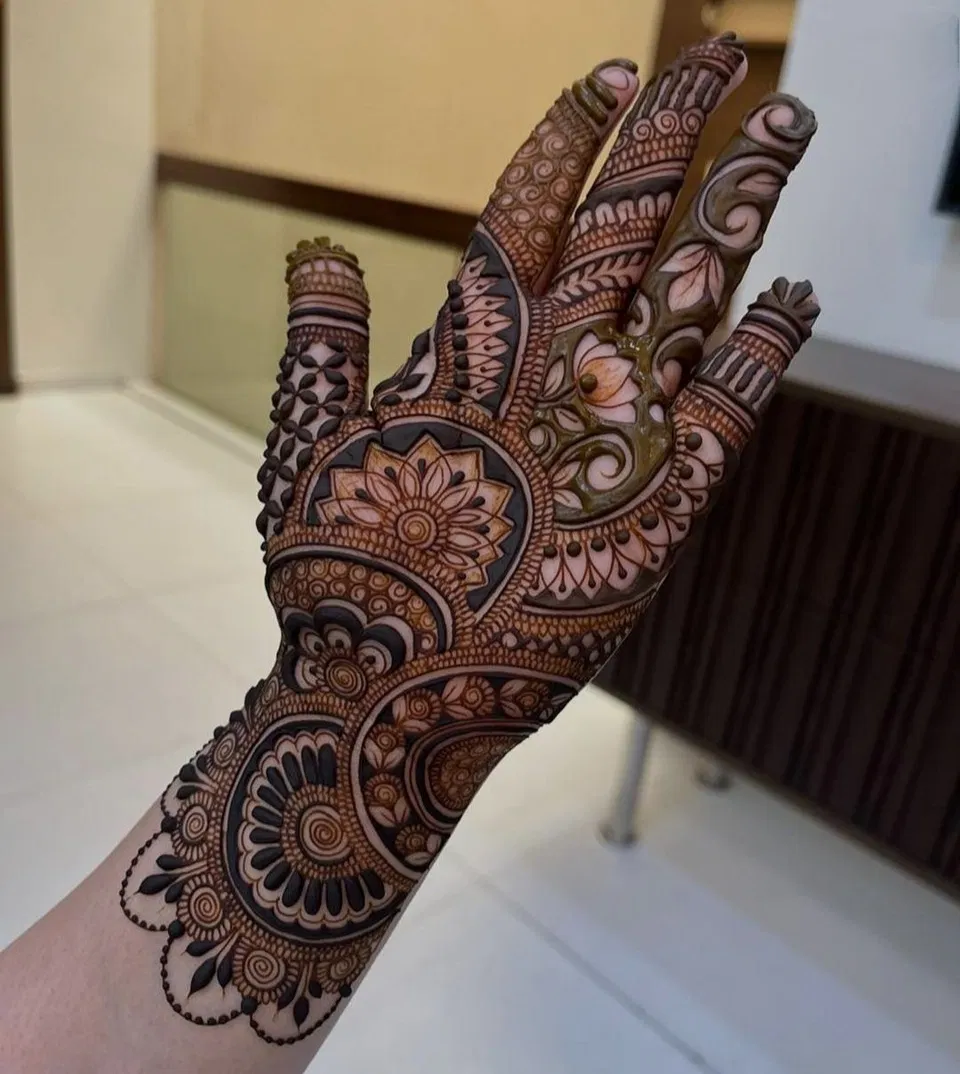 Bridal Royal Front Hand Mehndi Design for Diwali