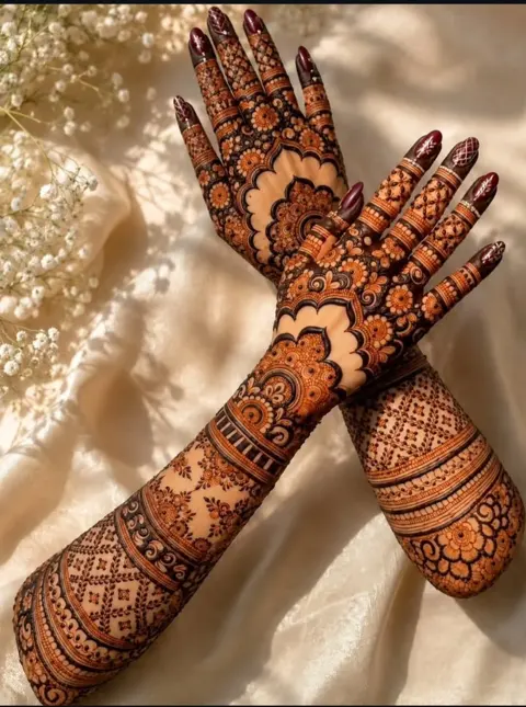 bridal indian circle front hand mehndi design