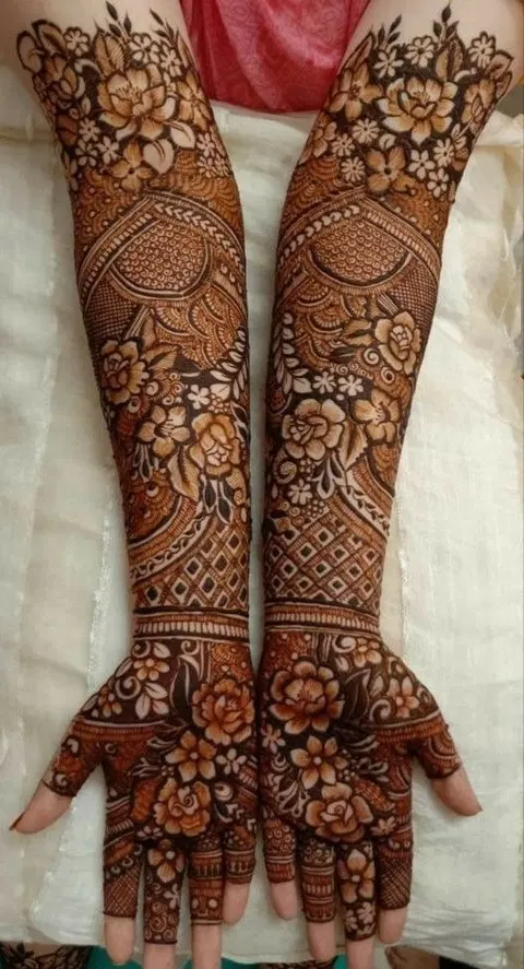 aesthetic bridal figure foot mehndi design