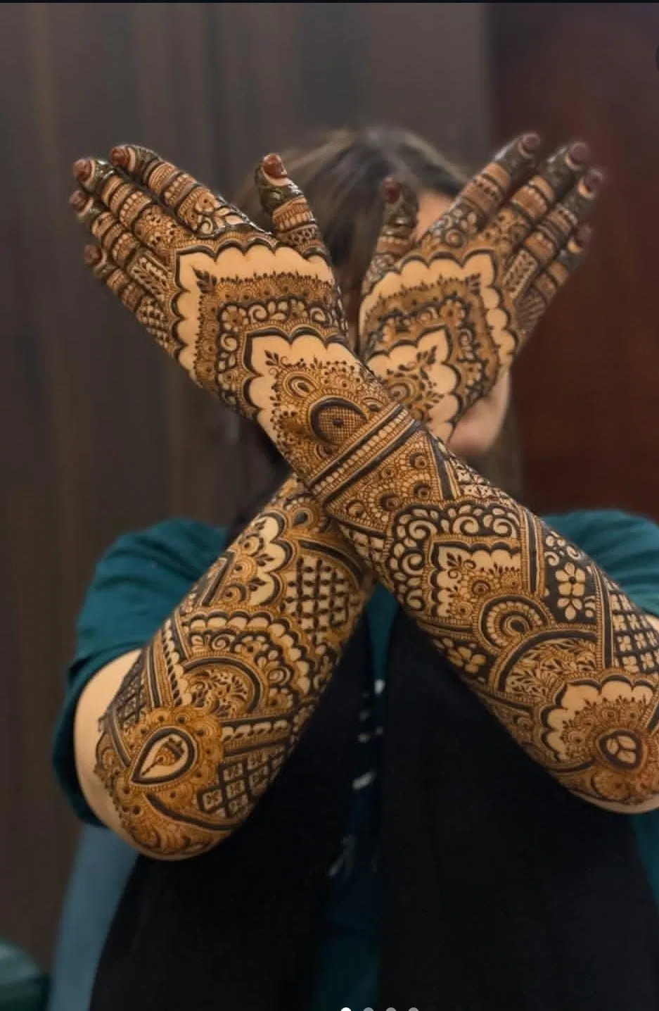 Bridal Stylish Arm Mehndi Design with Figures and Jaal