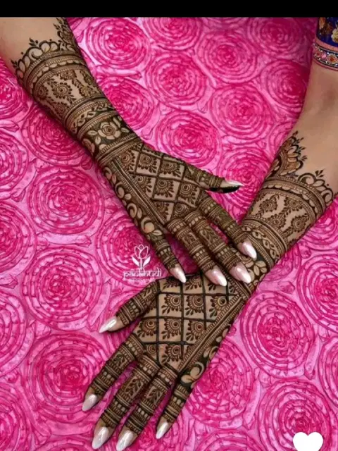 arabic bridal figure back hand mehndi design