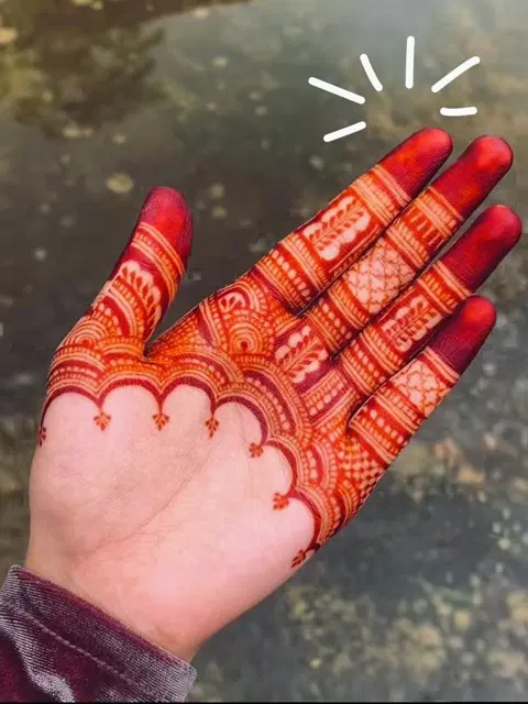 aesthetic simple heart front hand mehndi design