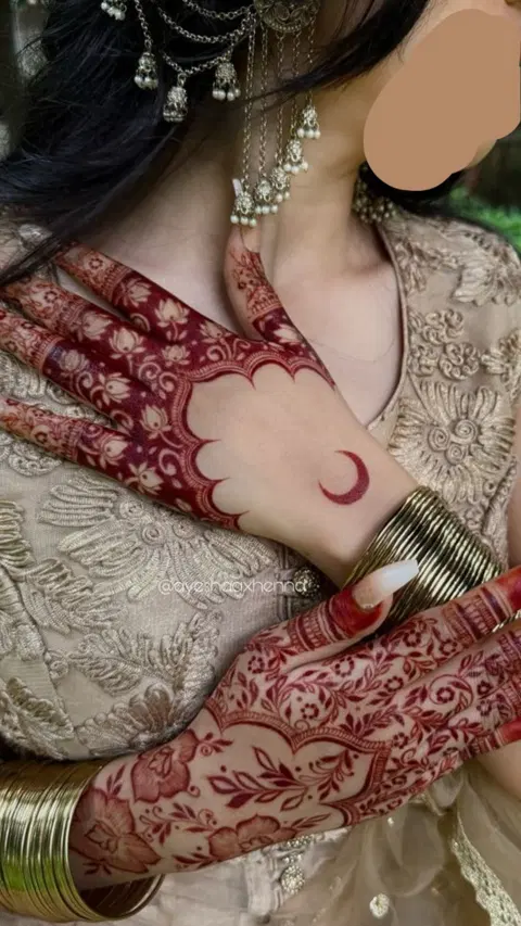 aesthetic bridal moon arm mehndi design