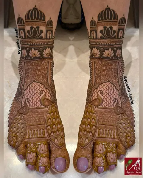 bridal indian figure back hand mehndi design