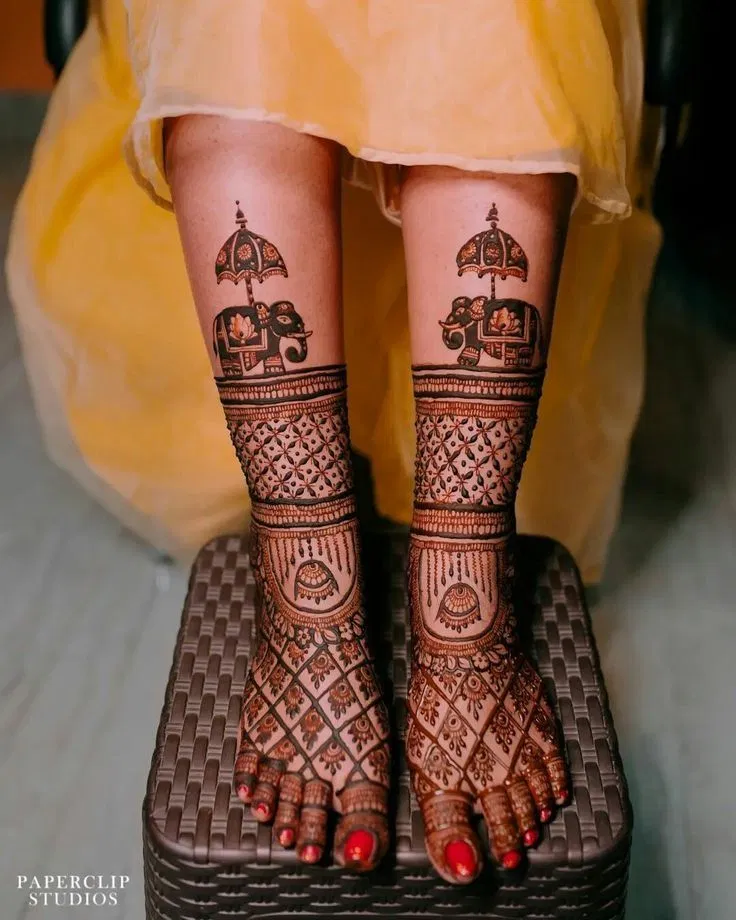 Bridal Indian Foot Mehndi Design with Figures (24)