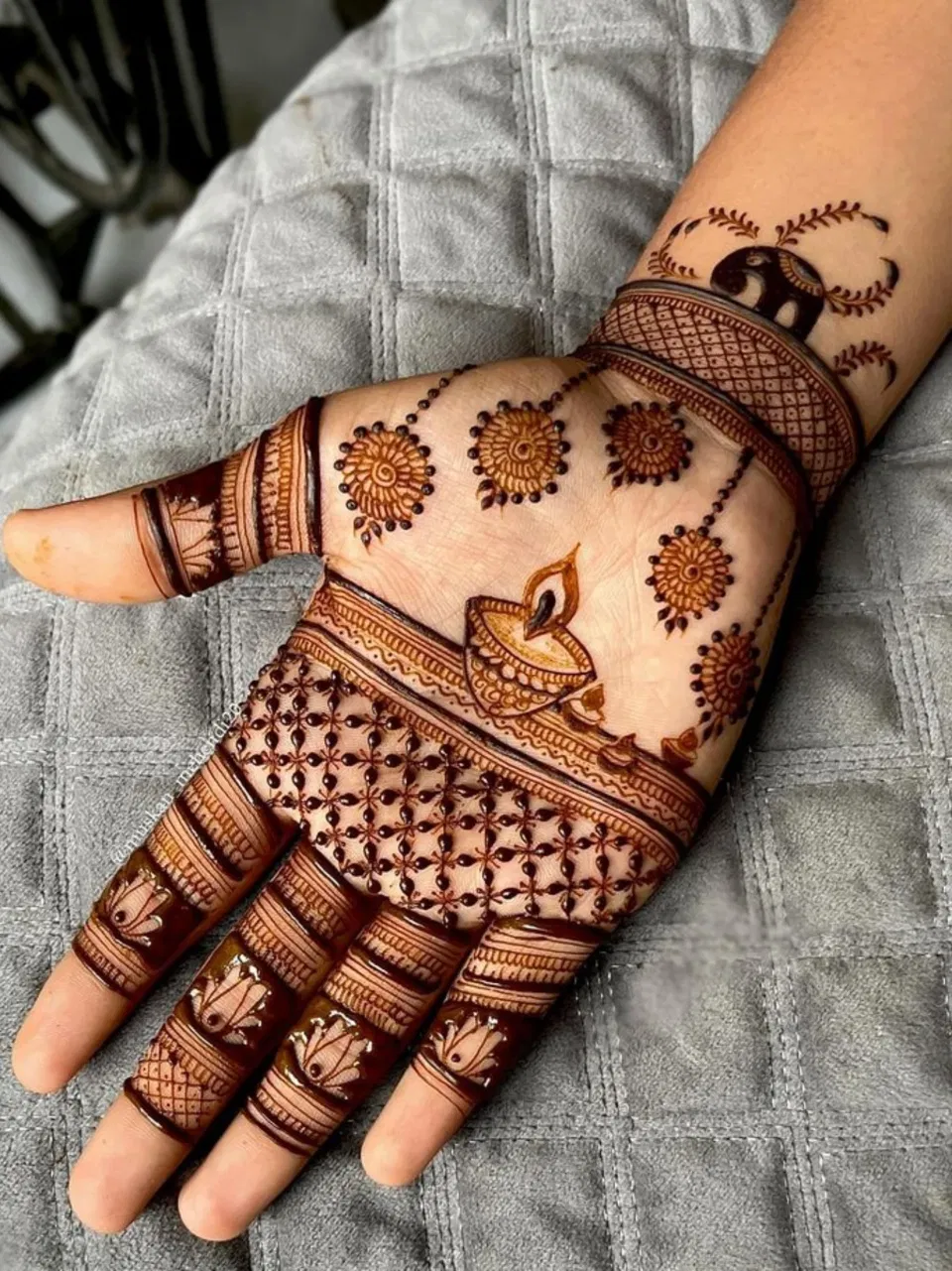 Arabic Mehndi Design for Diwali