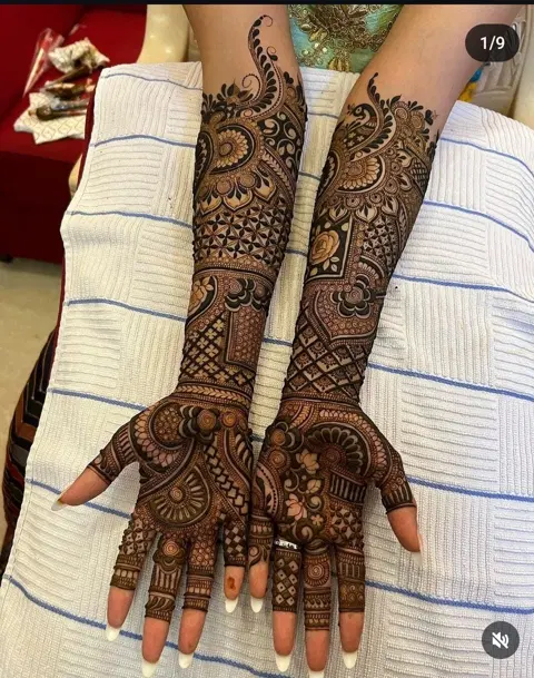 bridal stylish back hand mehndi design