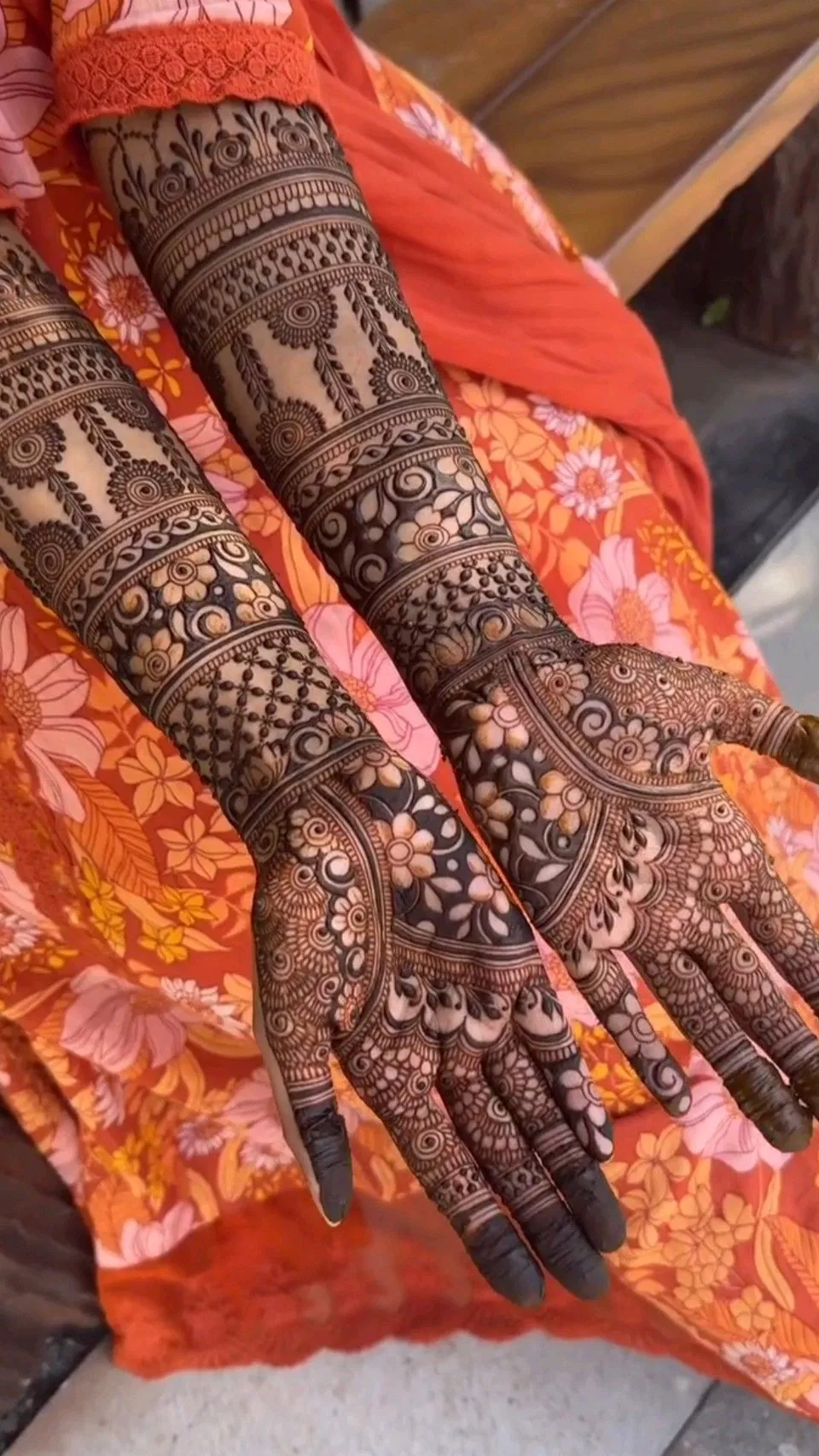 Aesthetic Bridal Back Hand Mehndi Design with Figures