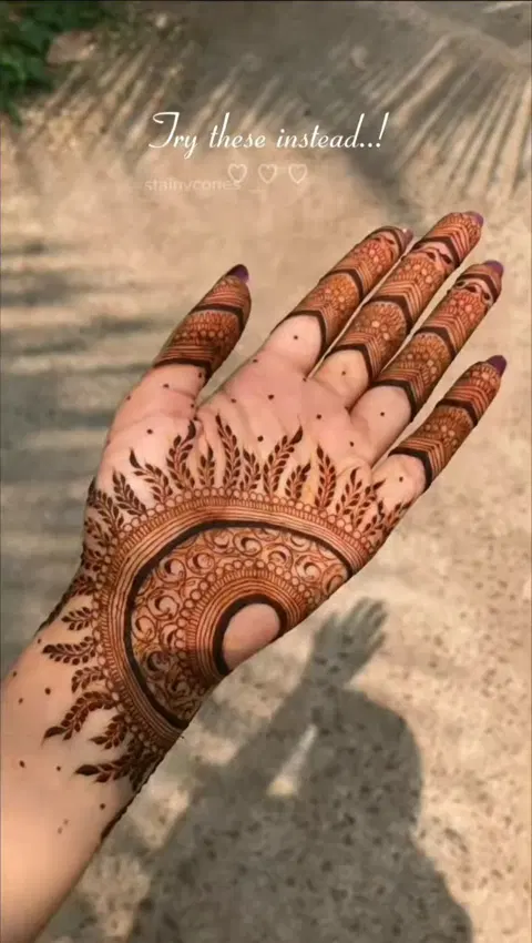 simple moon front hand mehndi design