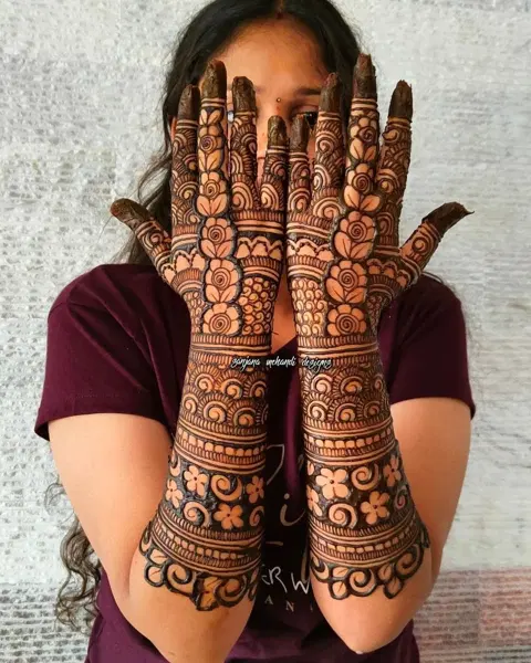 bridal stylish back hand mehndi design