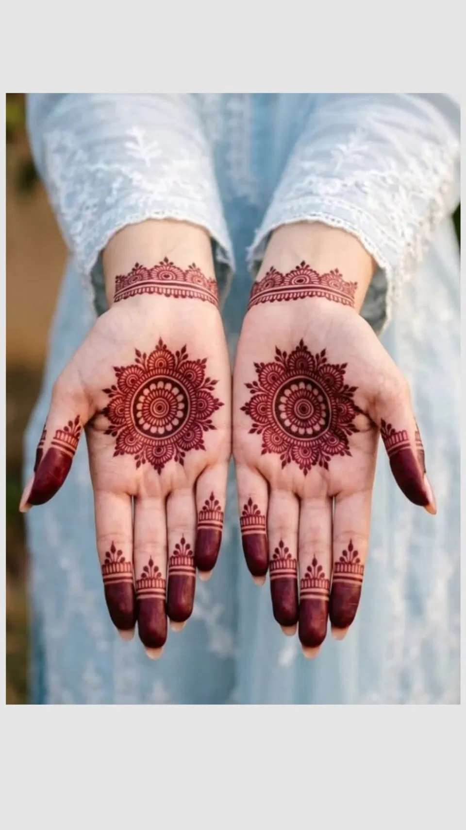 Foot Mehndi Design with Gol Tikki for Eid