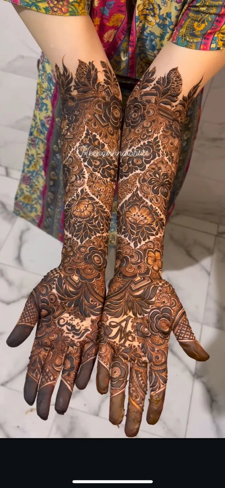 Arabic Bridal Back Hand Mehndi Design with Jaal for Engagement (3)