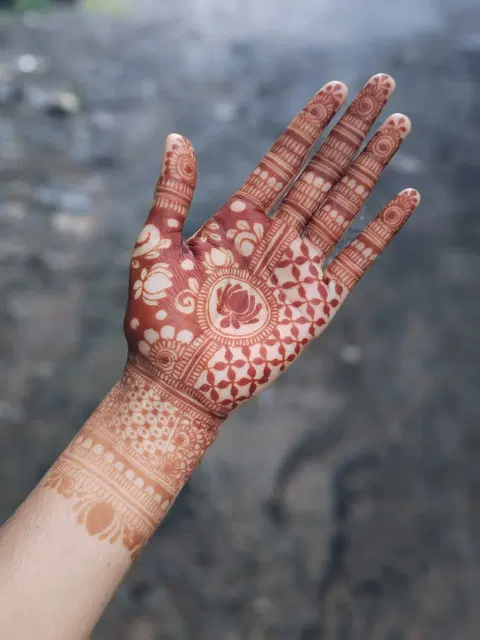 arabic bridal flower finger mehndi design