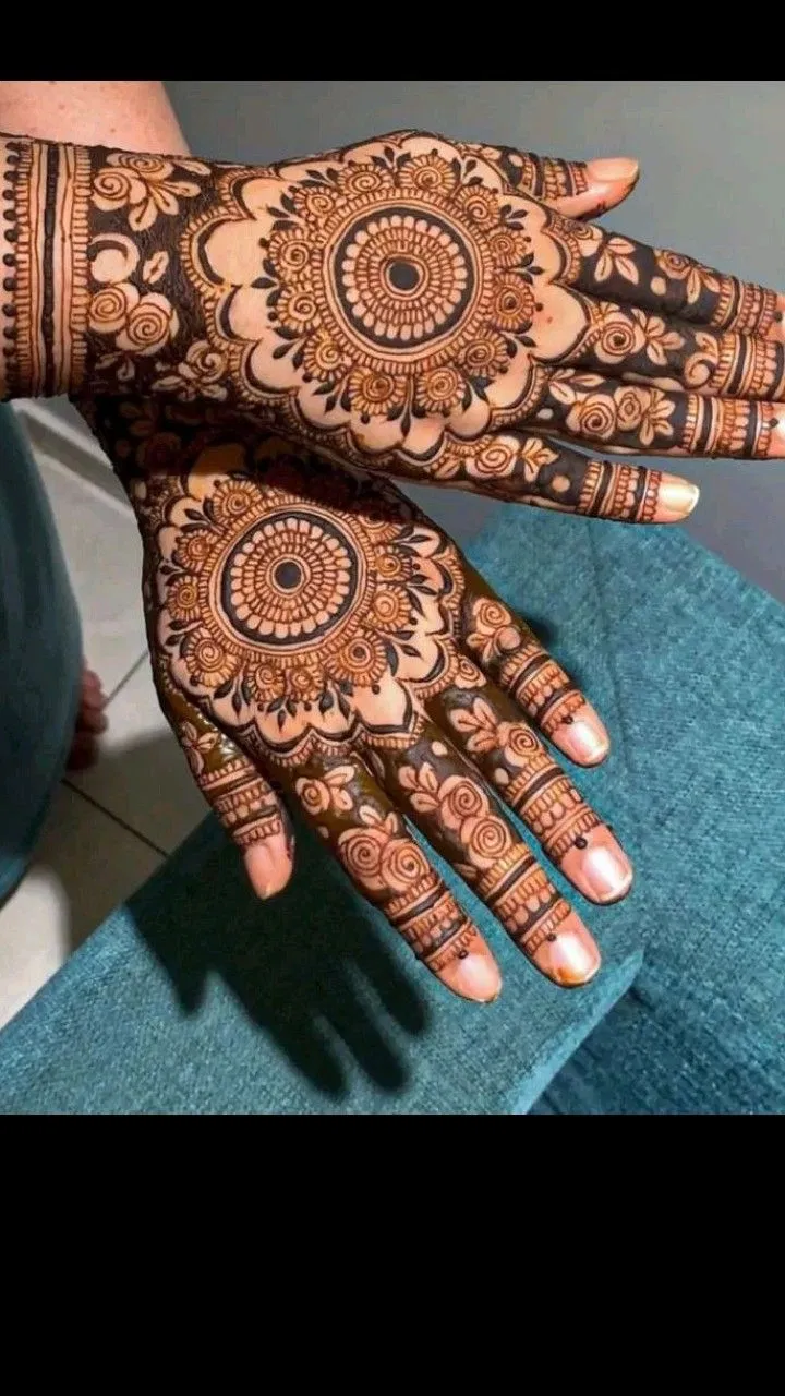 Bridal Simple Back Hand Mehndi Design for Sawan