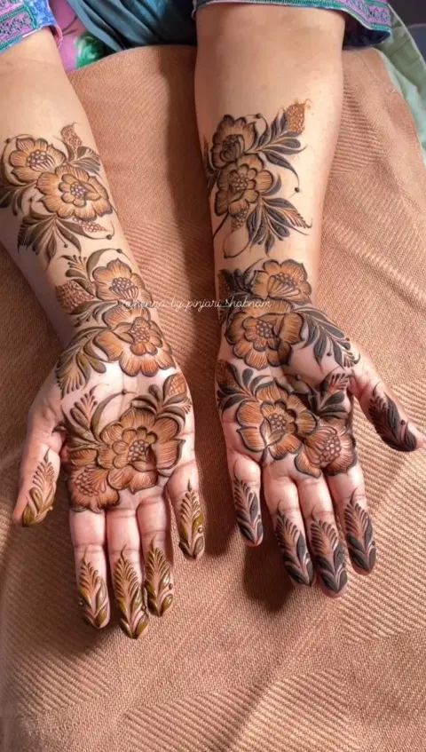 aesthetic arabic flower front hand mehndi design