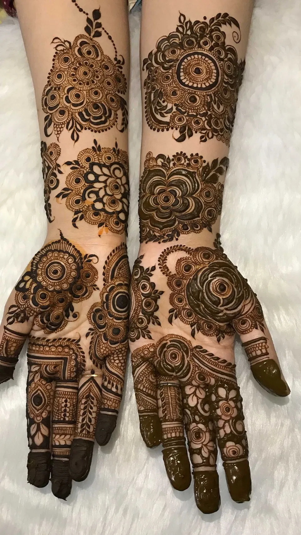 Aesthetic Arabic Finger Mehndi Design with Flowers for Engagement