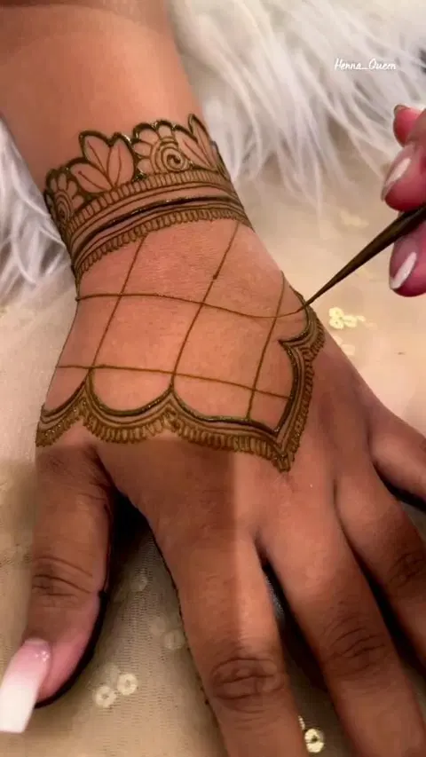 bridal simple back hand mehndi design