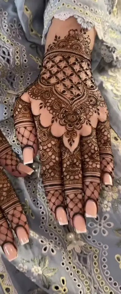 bridal royal jaal back hand mehndi design