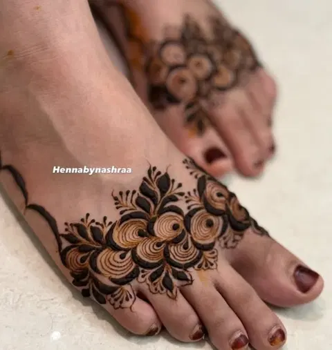 arabic simple finger mehndi design
