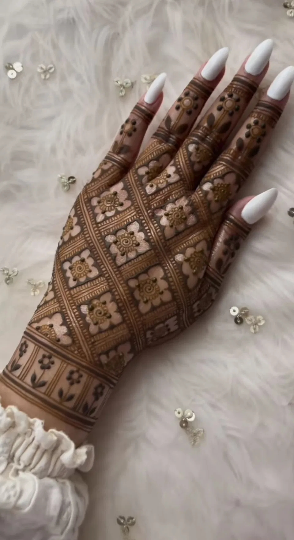 Arabic Bridal Back Hand Mehndi Design with Jaal for Diwali