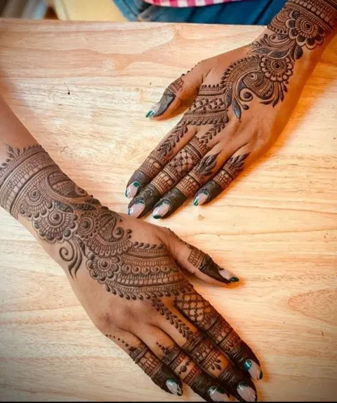 arabic stylish back hand mehndi design