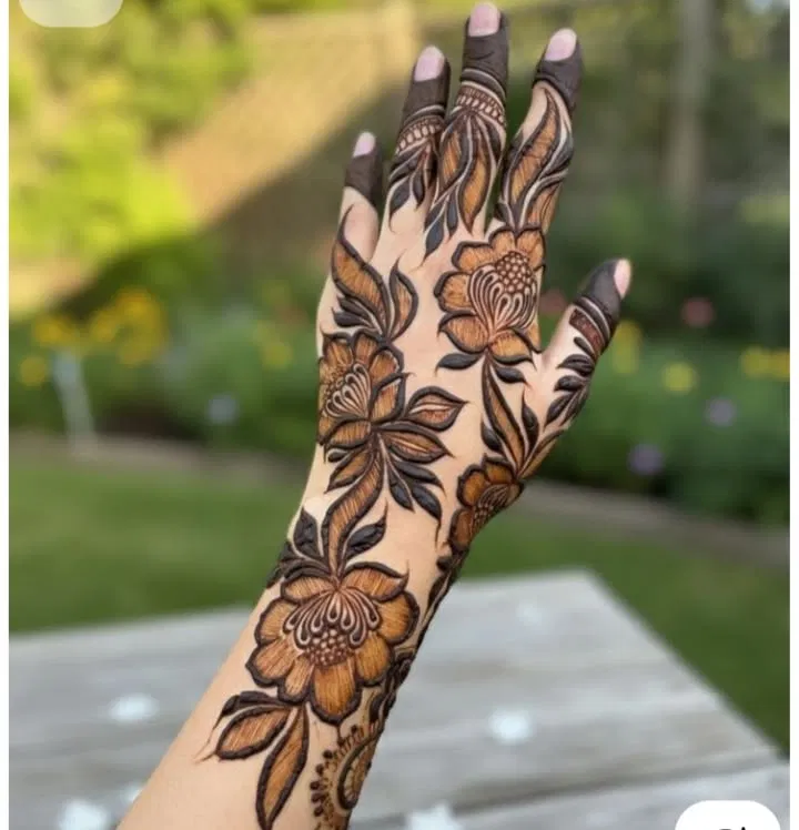 Arabic Bridal Back Hand Mehndi Design with Gol Tikki and Flowers (20)