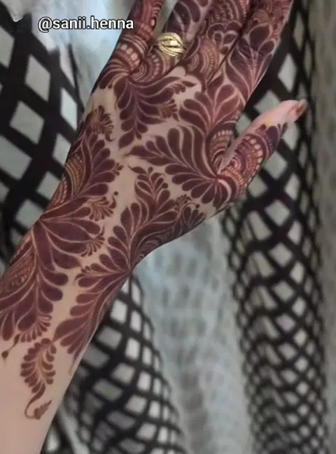arabic dubai flower back hand mehndi design