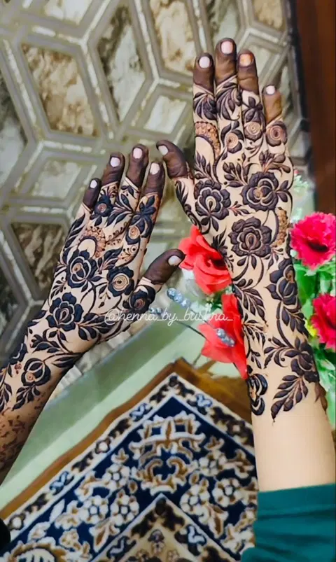 dubai stylish flower back hand mehndi design